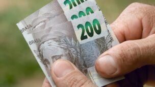 o que é dinheiro - moeda real brasileiro nota de 200 reais